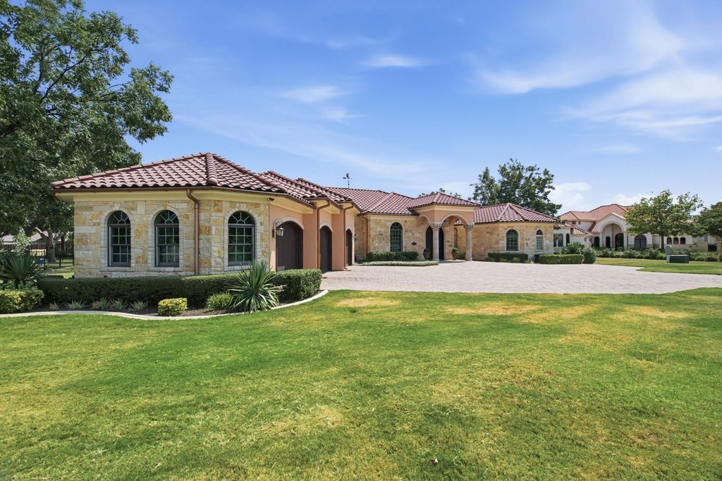 1000 Catalina Bay Boulevard, Granbury, TX 76048 — photo 2
