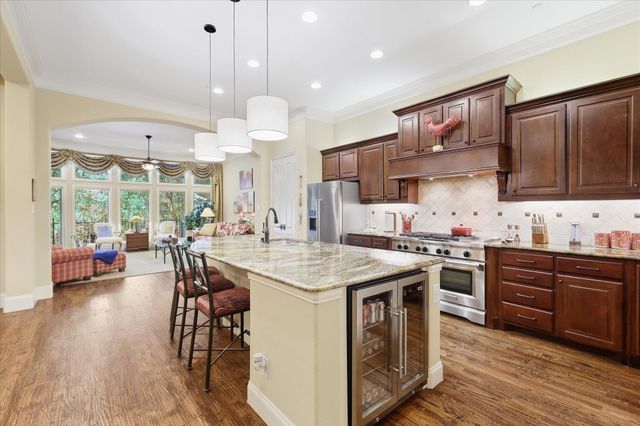 2809 Creekway Drive, Carrollton, TX 75010