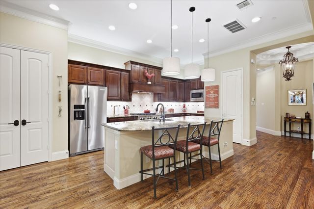 2809 Creekway Drive, Carrollton, TX 75010