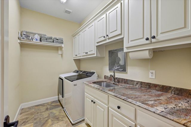 2809 Creekway Drive, Carrollton, TX 75010