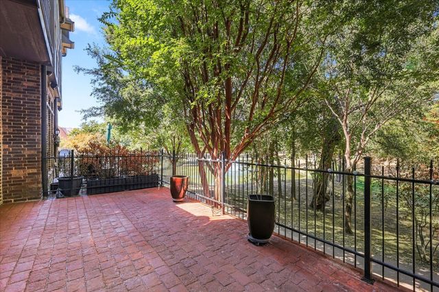 2809 Creekway Drive, Carrollton, TX 75010