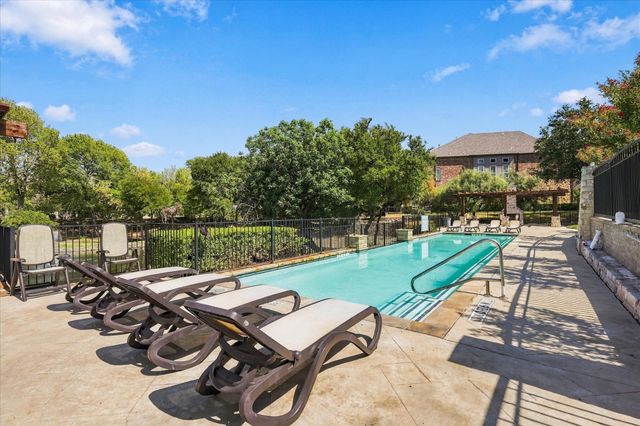 2809 Creekway Drive, Carrollton, TX 75010