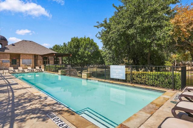 2809 Creekway Drive, Carrollton, TX 75010