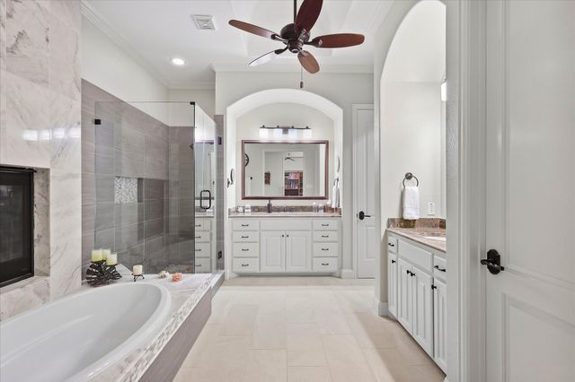 2809 Creekway Drive, Carrollton, TX 75010