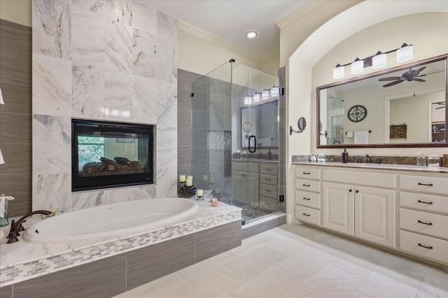 2809 Creekway Drive, Carrollton, TX 75010