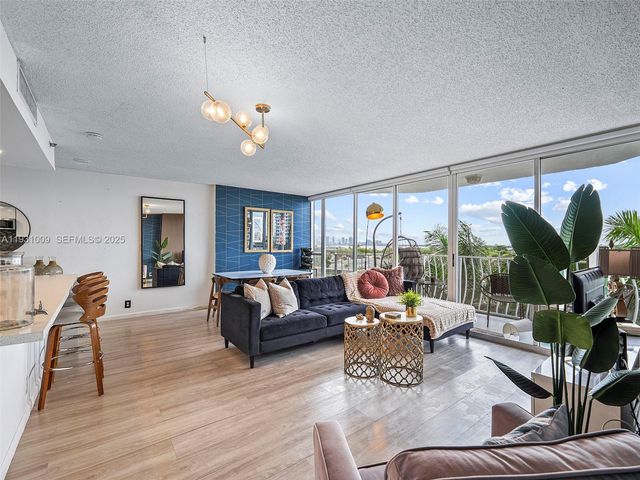 7601 E Treasure Dr 711, North Bay Village, FL 33141