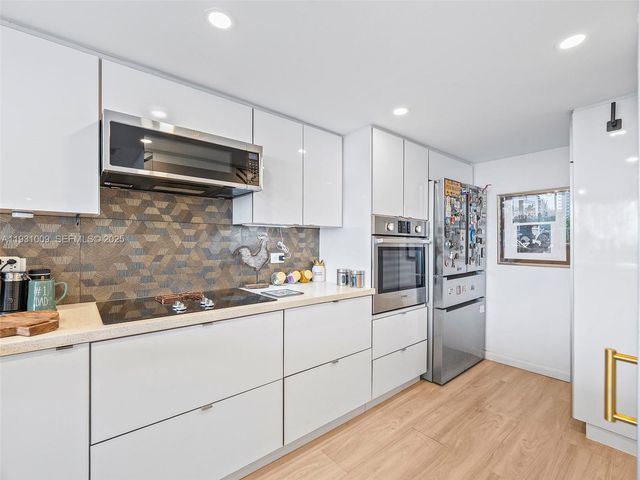 7601 E Treasure Dr 711, North Bay Village, FL 33141