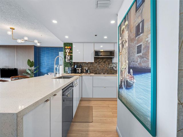 7601 E Treasure Dr 711, North Bay Village, FL 33141