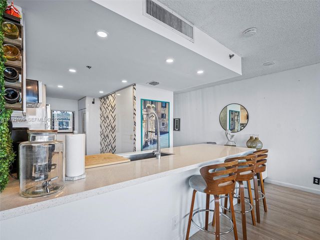 7601 E Treasure Dr 711, North Bay Village, FL 33141