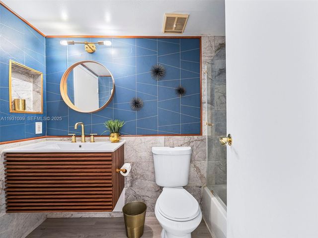 7601 E Treasure Dr 711, North Bay Village, FL 33141