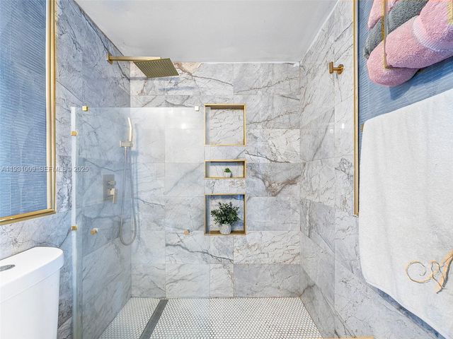 7601 E Treasure Dr 711, North Bay Village, FL 33141