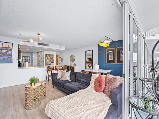 7601 E Treasure Dr 711, North Bay Village, FL 33141