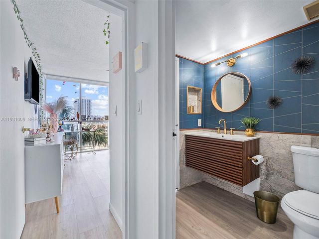 7601 E Treasure Dr 711, North Bay Village, FL 33141