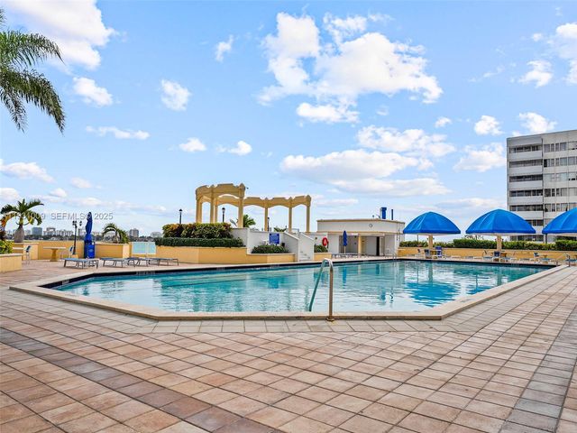 7601 E Treasure Dr 711, North Bay Village, FL 33141