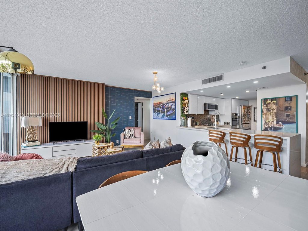 7601 E Treasure Dr 711, North Bay Village, FL 33141