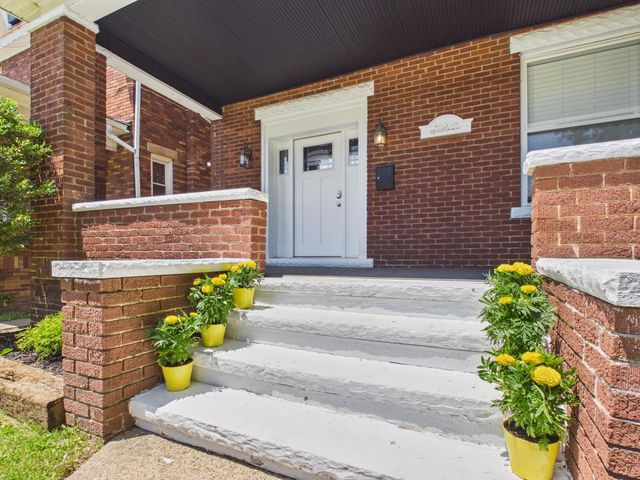 1208 10th Avenue, Huntington, WV 25701