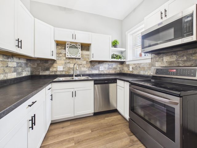 1208 10th Avenue, Huntington, WV 25701