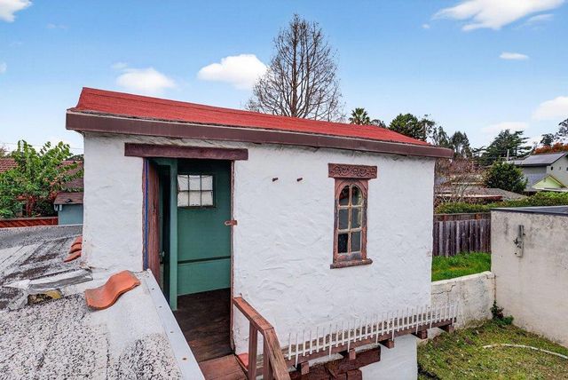 215 Cayuga Street, Santa Cruz, CA 95062