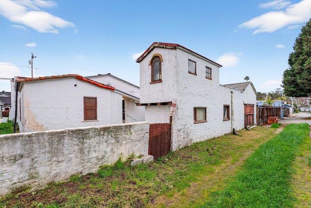 215 Cayuga Street, Santa Cruz, CA 95062