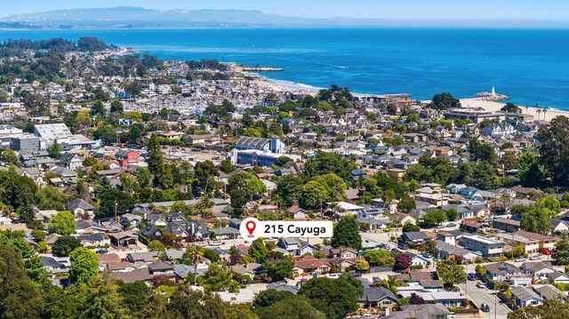 215 Cayuga Street, Santa Cruz, CA 95062