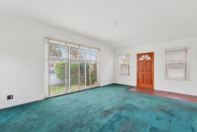 215 Cayuga Street, Santa Cruz, CA 95062