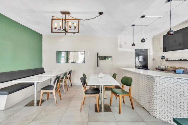 3038 AVENIDA ISLA VERDE AVENUE, Carolina, PR 00979