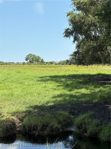 1000 Cattle Ranch Road, Venus, FL 33960