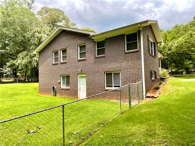 202 Muller Road, Walhalla, SC 29691