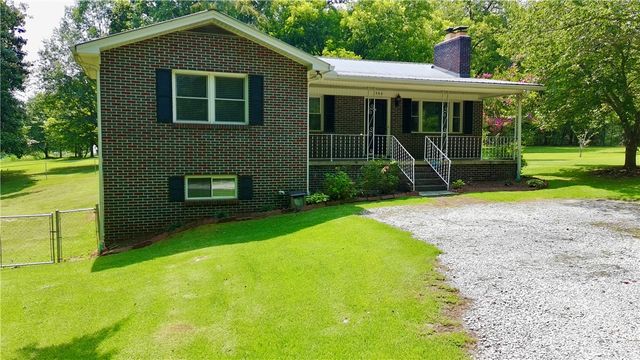 202 Muller Road, Walhalla, SC 29691