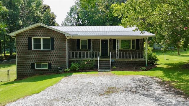 202 Muller Road, Walhalla, SC 29691