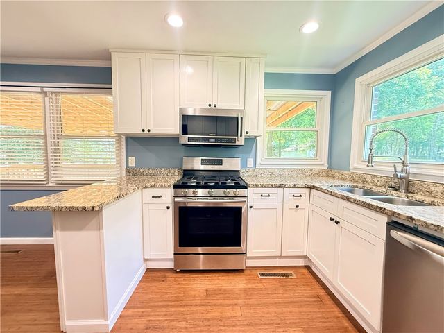202 Muller Road, Walhalla, SC 29691