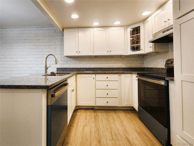 4640 S Akron Street, Englewood, CO 80111