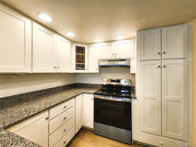 4640 S Akron Street, Englewood, CO 80111
