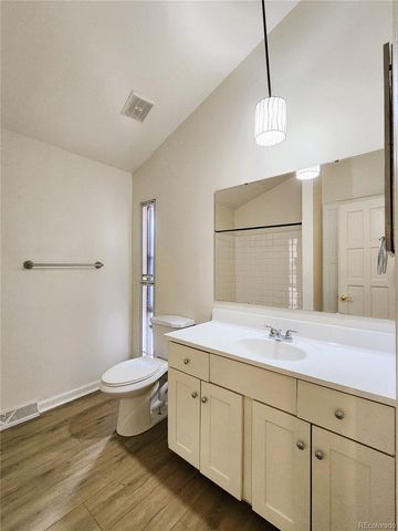 4640 S Akron Street, Englewood, CO 80111