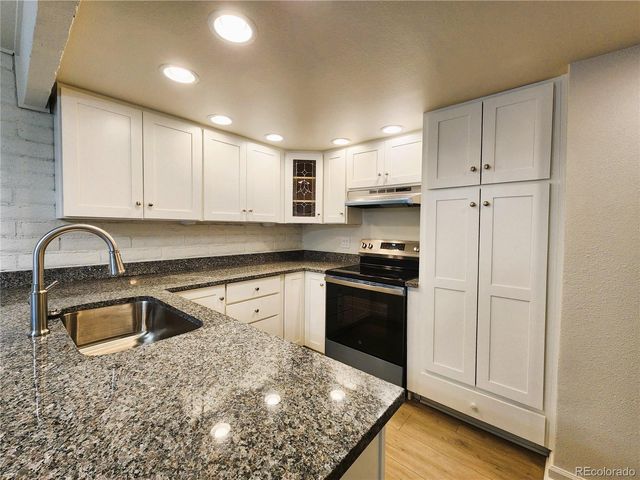 4640 S Akron Street, Englewood, CO 80111