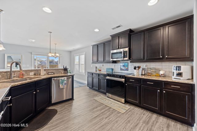 442 Pebble Shore Drive, Sneads Ferry, NC 28460