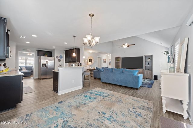 442 Pebble Shore Drive, Sneads Ferry, NC 28460