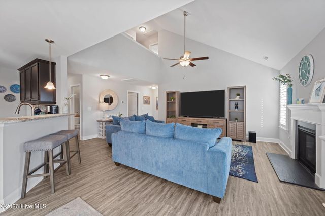 442 Pebble Shore Drive, Sneads Ferry, NC 28460