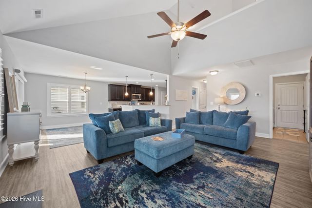 442 Pebble Shore Drive, Sneads Ferry, NC 28460