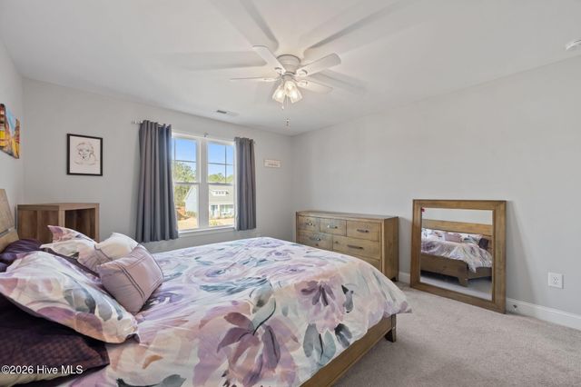 442 Pebble Shore Drive, Sneads Ferry, NC 28460