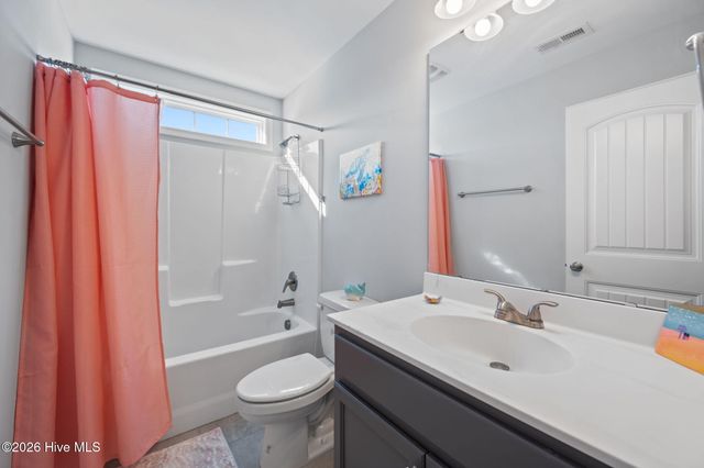 442 Pebble Shore Drive, Sneads Ferry, NC 28460