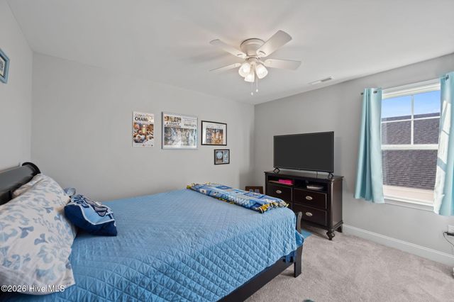 442 Pebble Shore Drive, Sneads Ferry, NC 28460