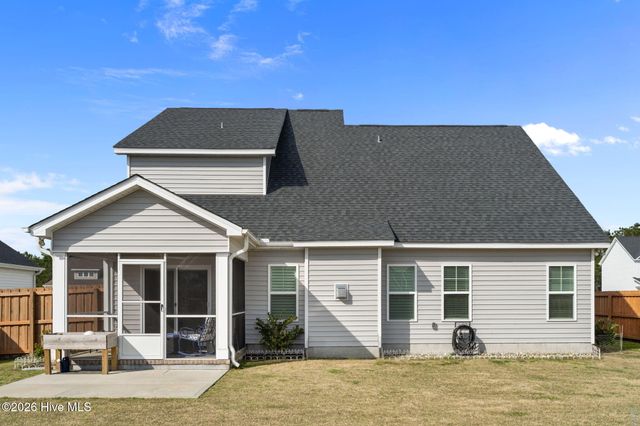 442 Pebble Shore Drive, Sneads Ferry, NC 28460