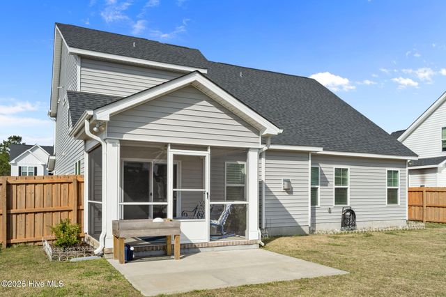 442 Pebble Shore Drive, Sneads Ferry, NC 28460