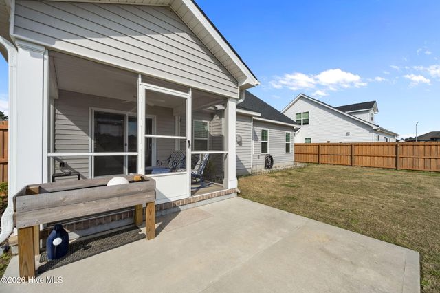 442 Pebble Shore Drive, Sneads Ferry, NC 28460