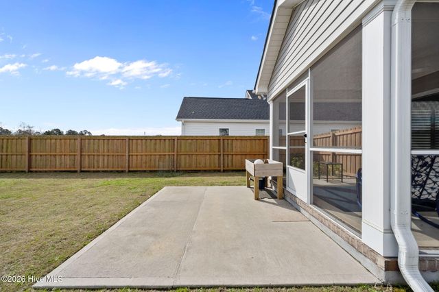 442 Pebble Shore Drive, Sneads Ferry, NC 28460