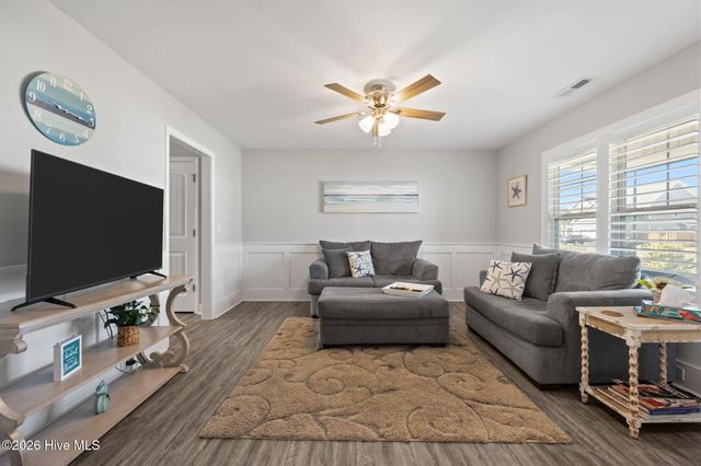 442 Pebble Shore Drive, Sneads Ferry, NC 28460