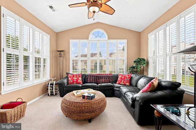 937 LAURENS LN, Warwick, PA 18974