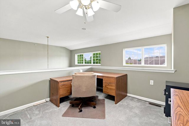 937 LAURENS LN, Warwick, PA 18974