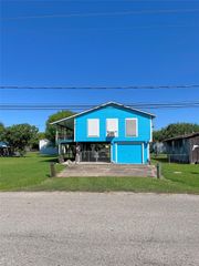 215 12th St Street, Dickinson, TX 77539